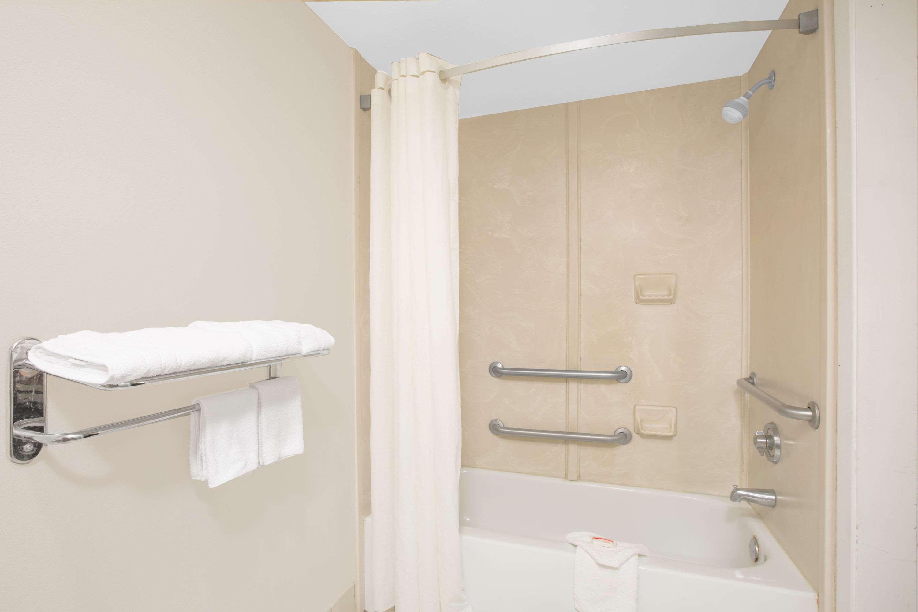 Days By Wyndham Nacogdoches/sfa University/downtown Motel