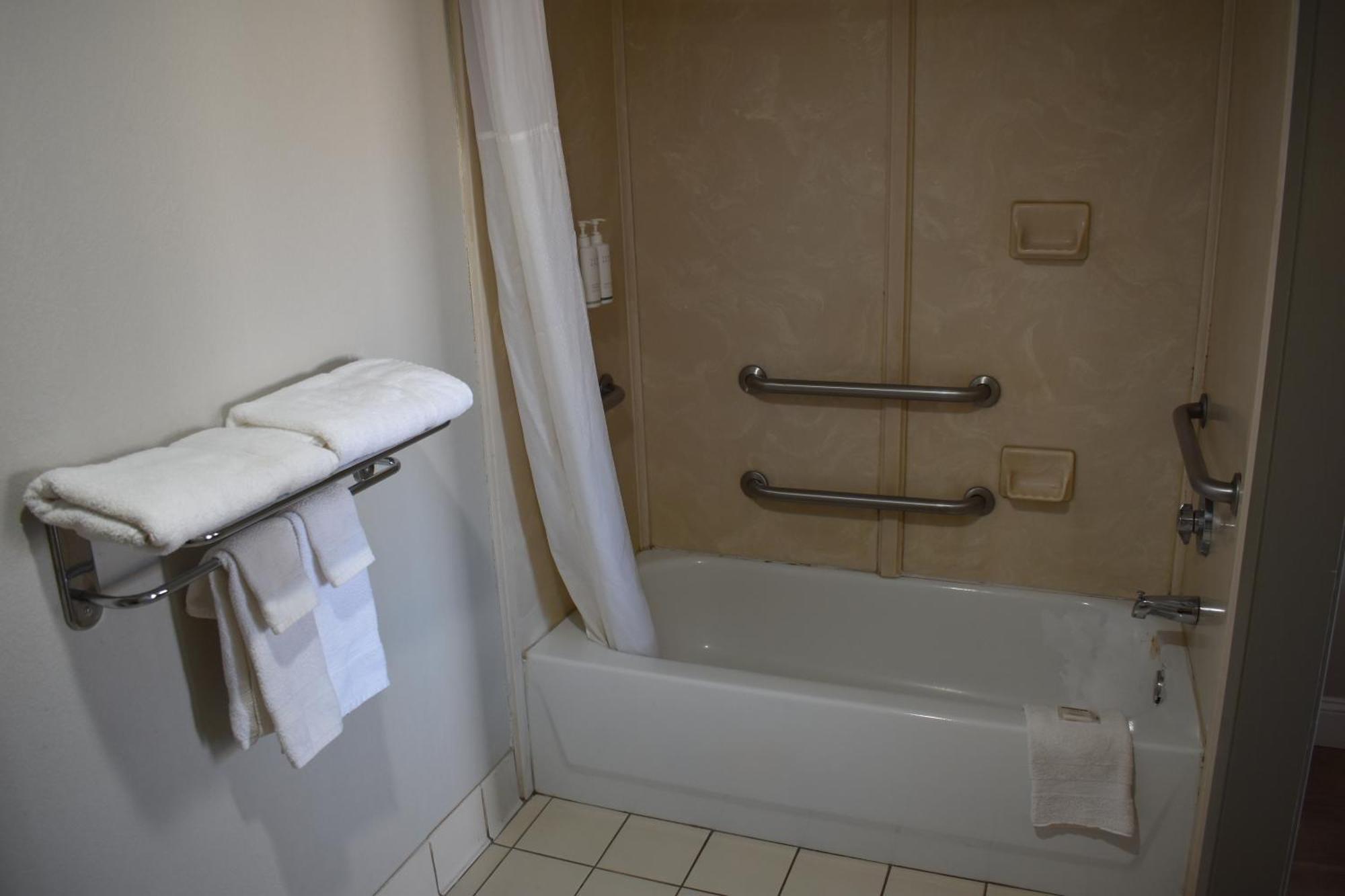 Motel Days By Wyndham Nacogdoches/sfa University/downtown Nacogdoches