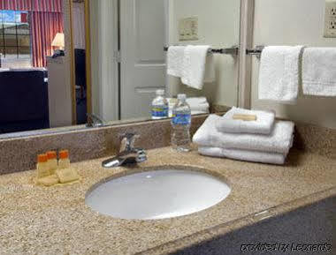 Motel Days By Wyndham Nacogdoches/sfa University/downtown